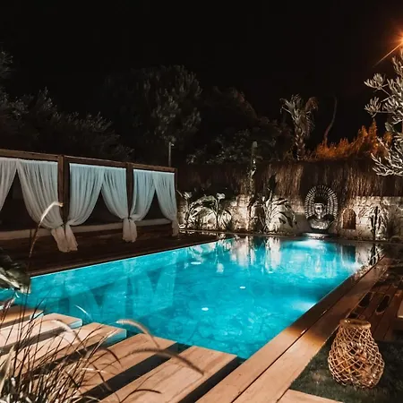 Готель Asha Alacati *