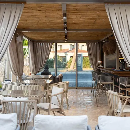 Asha Alacati * Чешме