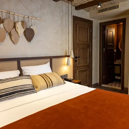 Asha Alacati * Чешме