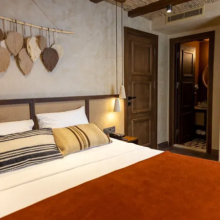 Asha Alacati * Чешме