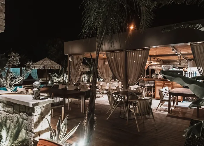 Asha Alacati 酒店 *