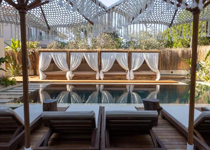 Asha Alacati 酒店 *